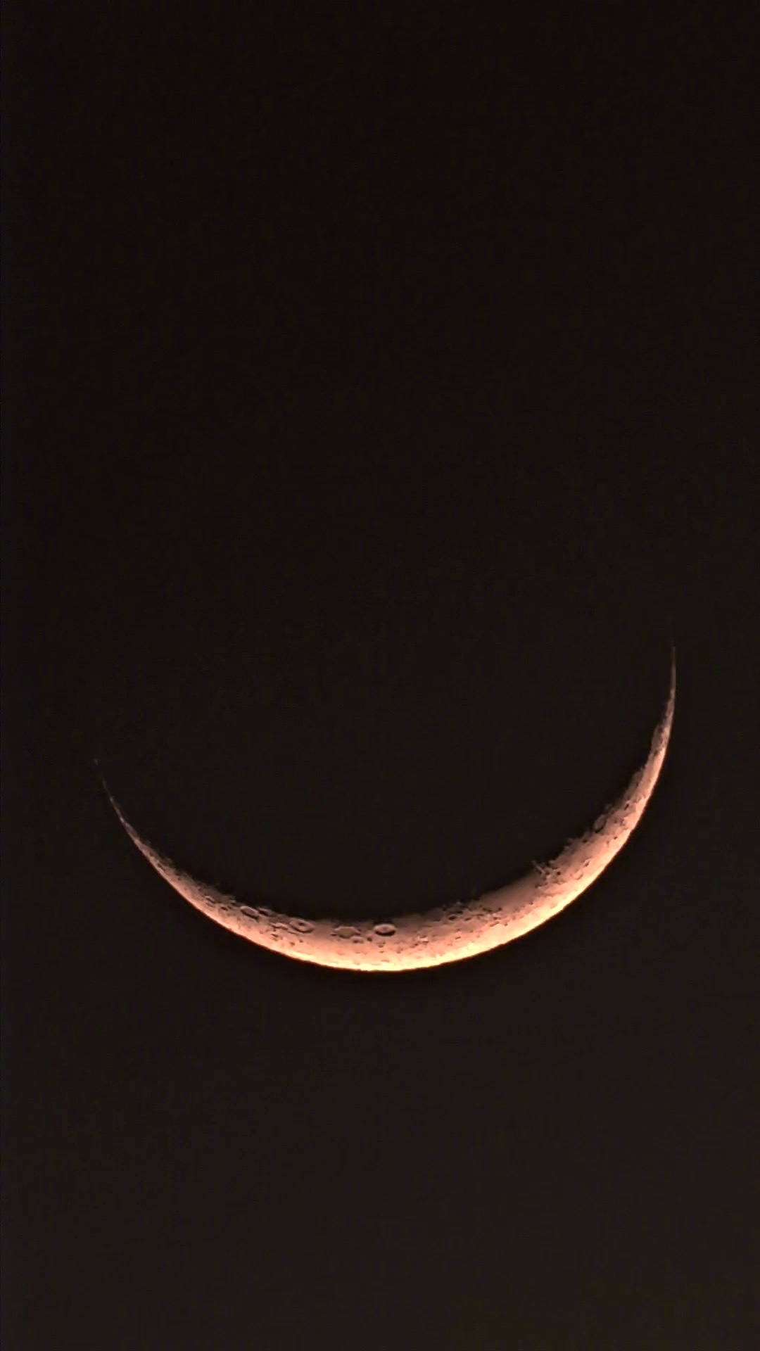 正月初三的🌙，月亮被照亮的面积约为8%。 ​​​