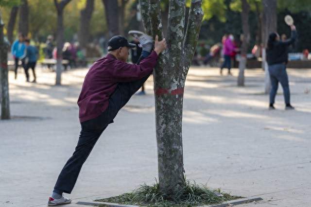 有人总是怕死，实际上过了70岁后，看多活少活有区别吗