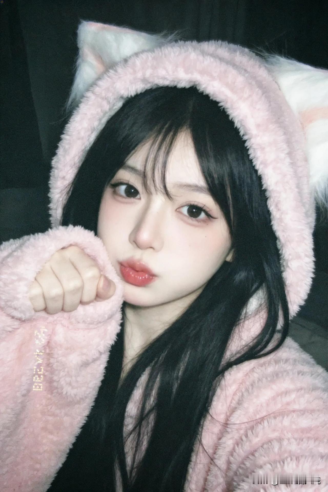 女人这动物呀真奇怪
榴莲呀，臭豆腐呀，
甚至螺蛳粉都能接受，可对于
臭男人就是不