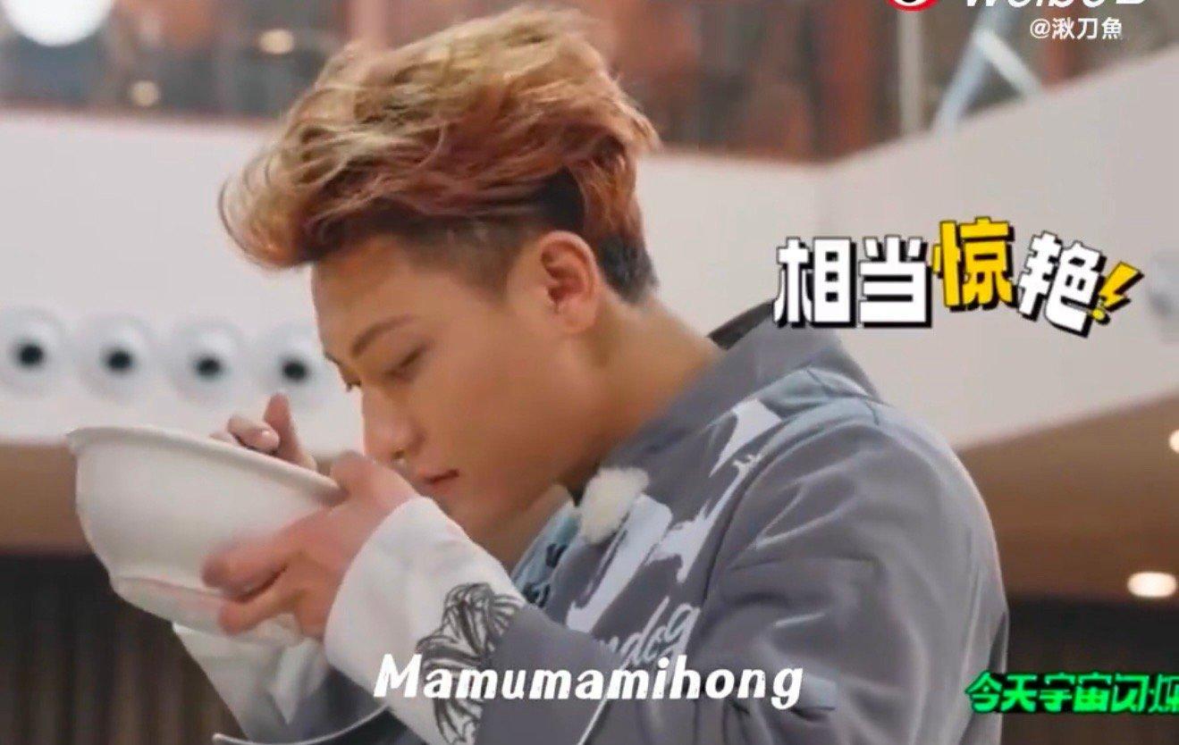 黄子韬刘耀文确认过眼神遇到对的人 当两个吃货相遇：确认过眼神，是要一起吃遍天下的