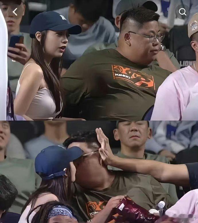 点开才发现这个女孩和她男朋友并不适合，手部姿势透露了真实想法 ​​​