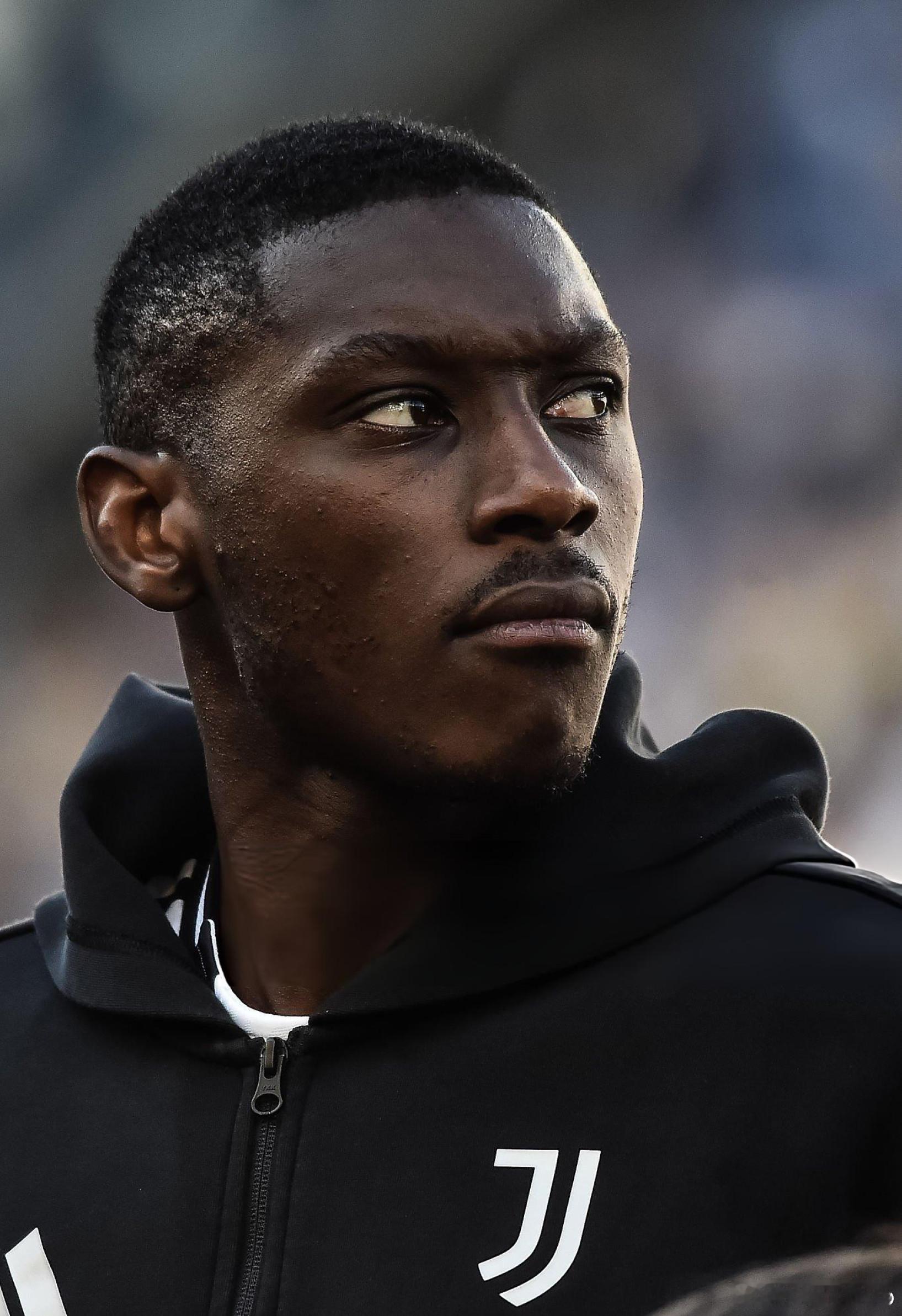 罗马诺：有报道称尤文图斯已向杜兰提出报价，但据我了解，事实恰恰相反，尤文图斯只是