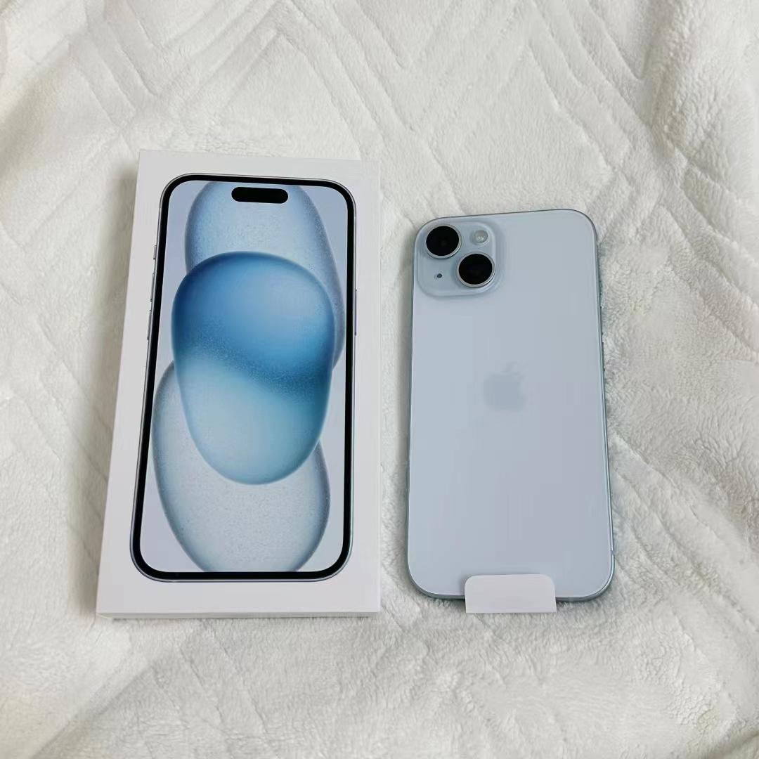 买iPhone 15标准版会低人一等吗？

现在iPhone的标准版和Pro差距