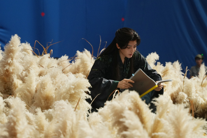 侯明昊走到哪剧本看到哪侯明昊逍遥红烨的专注瞬间 侯明昊《逍遥》红烨的专注瞬间~这