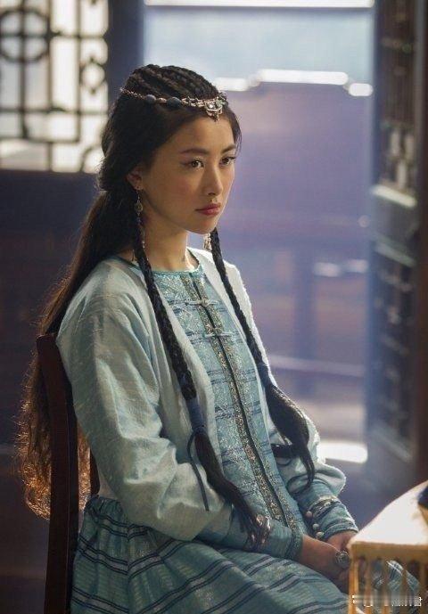 朱珠微指超两亿这就是真正的实力，而且也是非常的有魅力，朱珠让我们大家看到了不一样