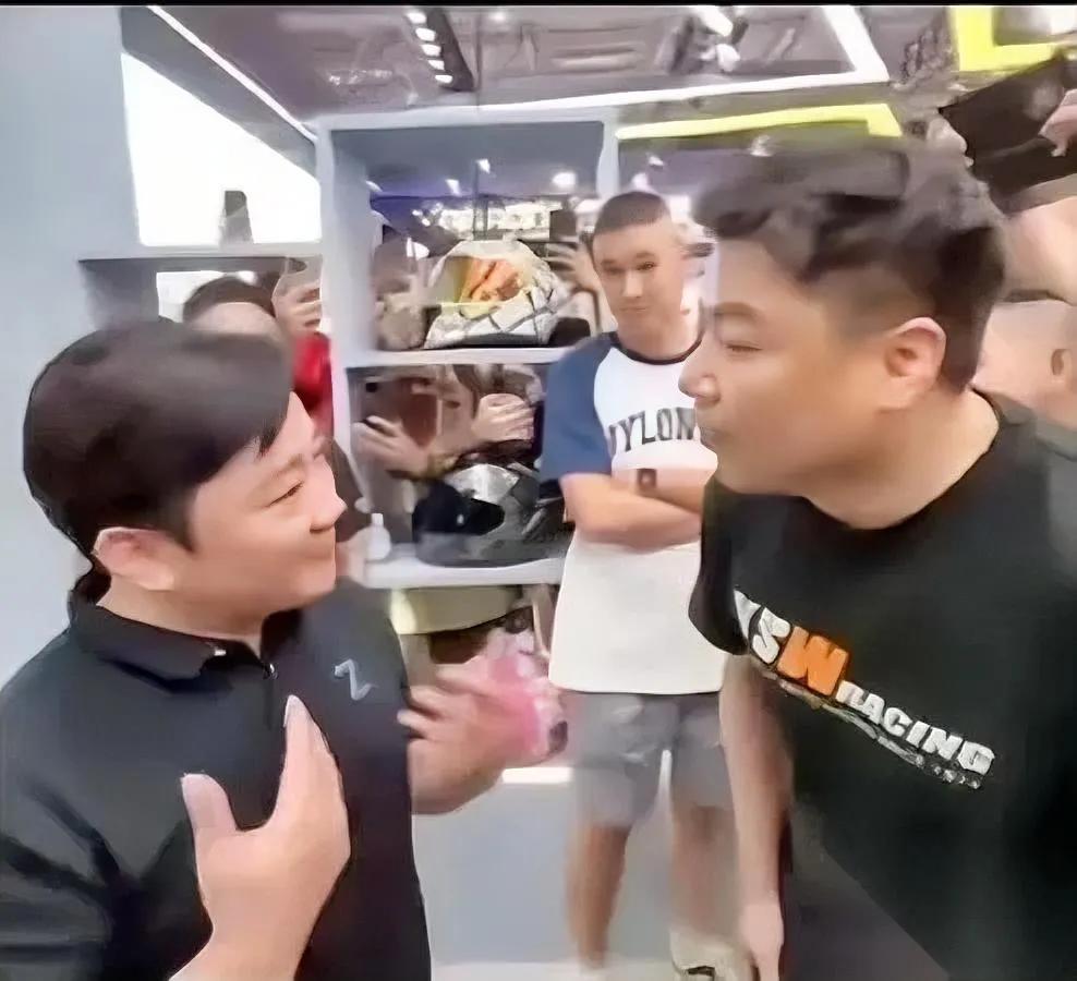 张雪被怼了

半年后打脸了

谁能想到输得这么难看的是怼人的那个。

去年摩托行