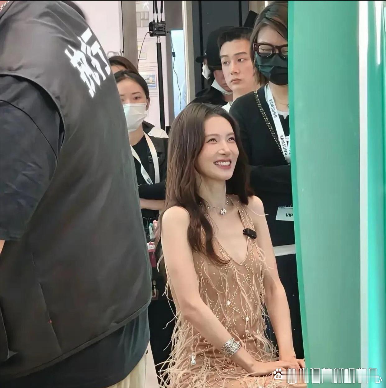 你们能接受没滤镜的金晨不？ 
