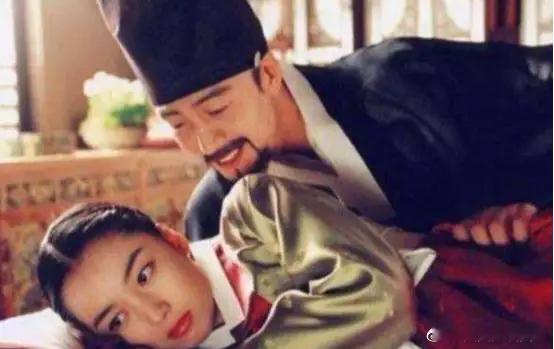 历史 1418 年，朝鲜无意间将有身孕的美女黄氏进贡给朱棣。朱棣与她同房后发觉异