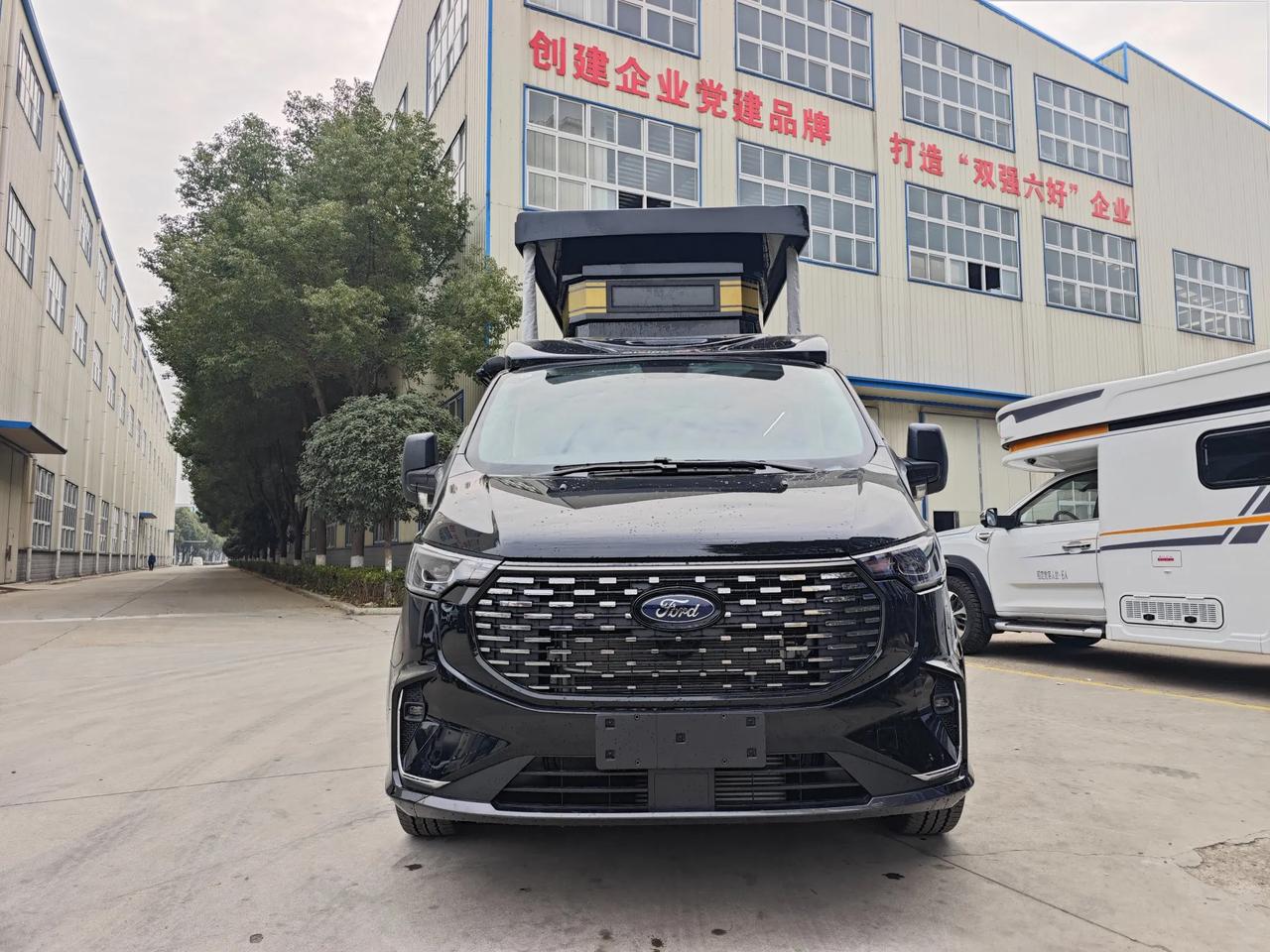 爆火的“小身材”房车，真有大能量？
 
最近房车圈被一款“小个头”房车搅得火热，