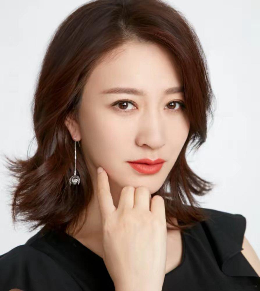 李小冉当众训斥王濛：大人说话别插嘴！全场尴尬到凝固，就等你以为要开撕，结果反转了