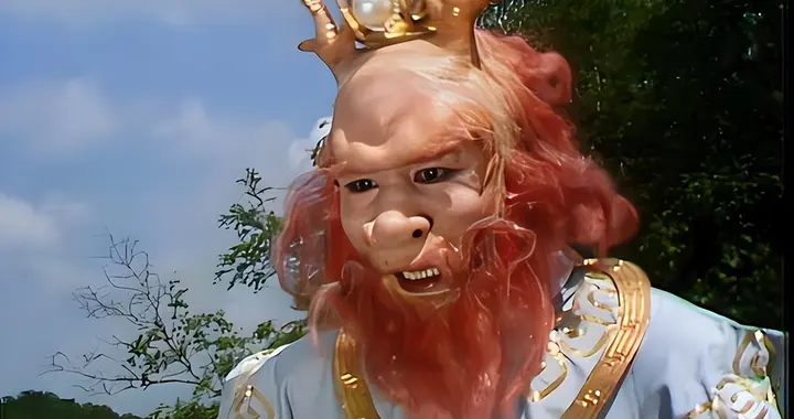 《西游记》为什么泾河龙王少下雨就被砍头，妖精却能随意唤雨呢？