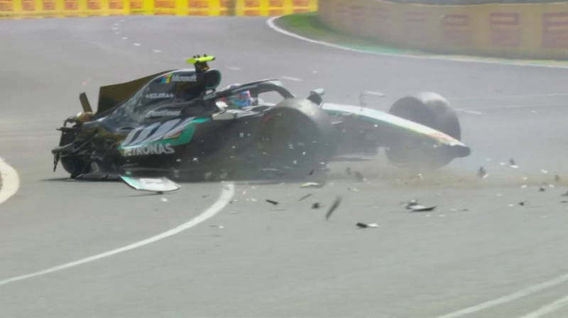 新赛季首撞，墨尔本FP3突发红旗🚩安东内利三练中在2号高速弯失控，高速撞击护墙