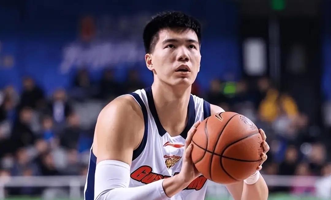 中国男篮5分大胜，三人表现亮眼，焦泊乔炸裂发挥打脸场下杜锋

83:78中国男篮