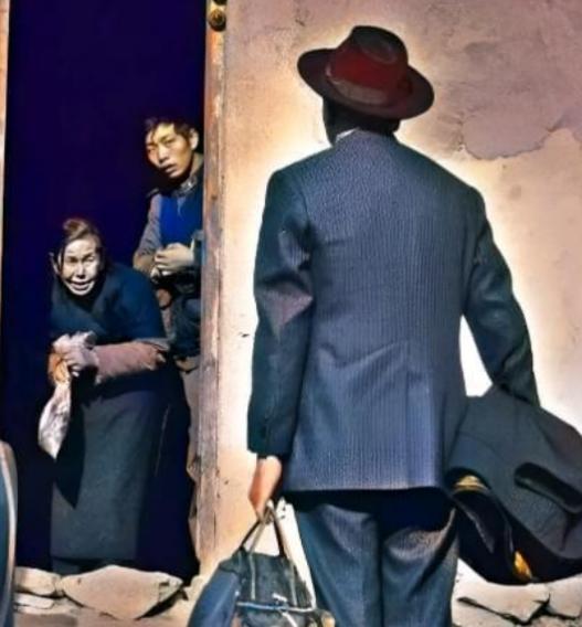 1987年，72岁的台湾老兵王德耀，背上行囊，回到了阔别38年的舟山老家。随着王