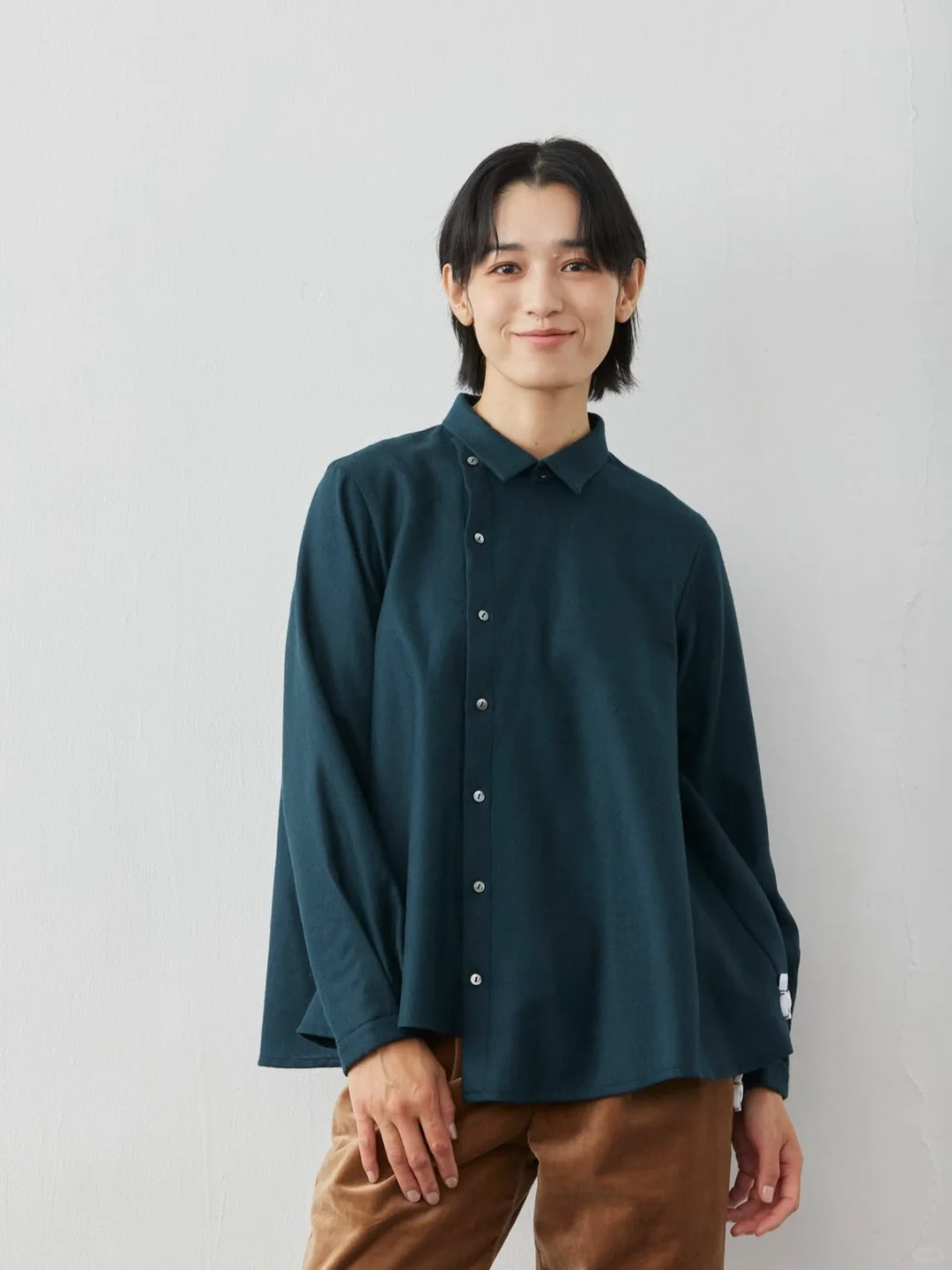 这个日本品牌好可爱，每件衣服上有个小拖鞋