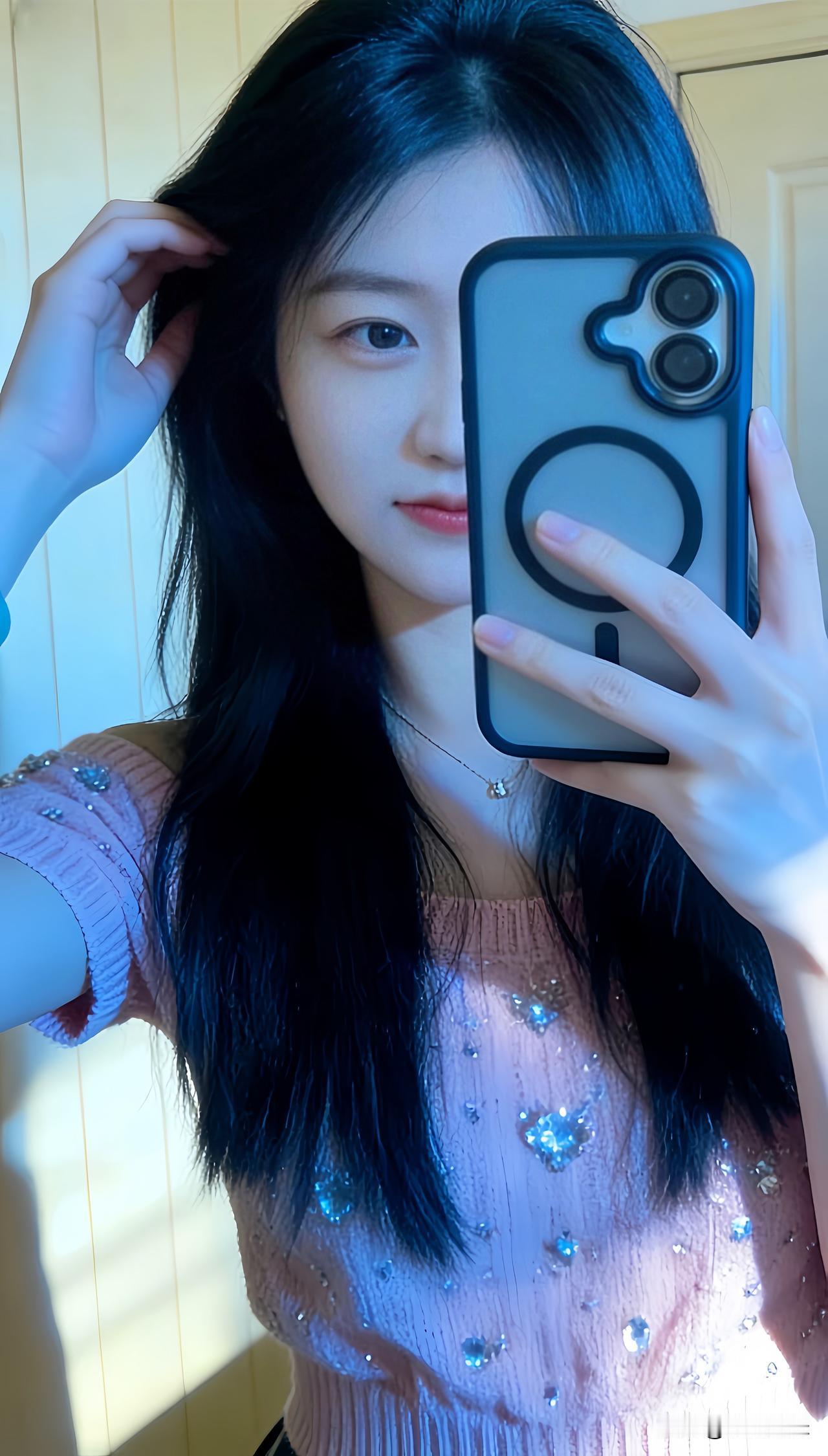 好看吗？评论区分享你最好看的照片吧哪些甜妹的笑容治愈到你 你觉得女人最高级的性感