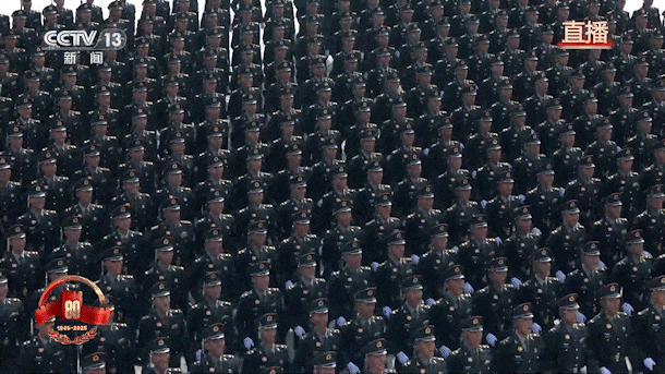 早！九张动图再回顾一下 九三盛大阅兵阅兵回放[围观][围观][围观] ​​​