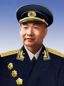 1959年，海军政委看上24岁舞蹈演员，司令员肖劲光：“老苏，我支持你”。
19