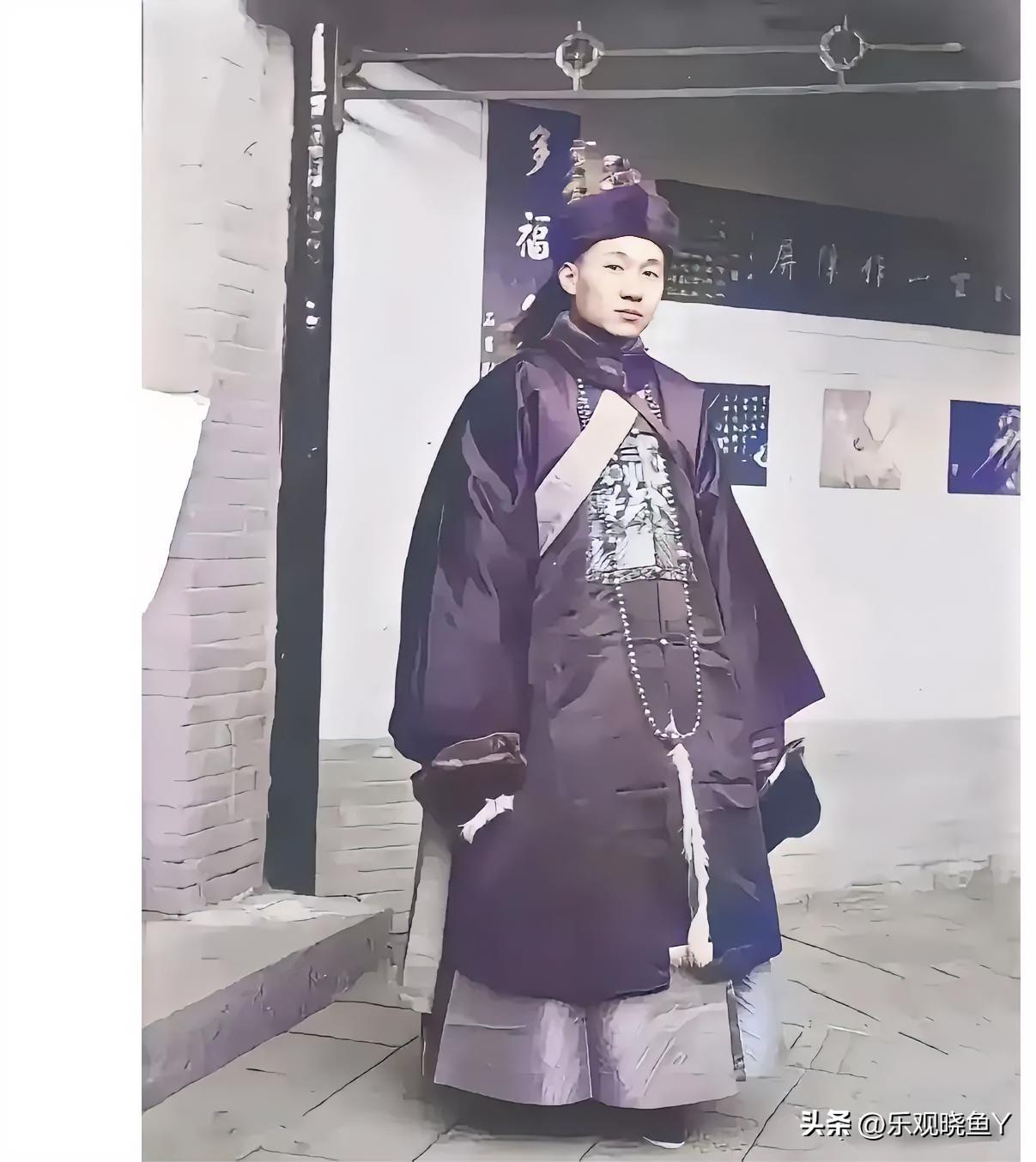 这才是1910年30岁孔祥熙在山西的真实貌相，这不是电视剧里的演员，也不是演戏！
