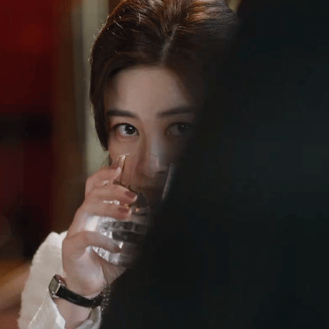 朱珠新剧捉奸前贵妇捉奸后保洁 虽然曾经是一个贵妇的形象，捉奸之后反倒变成了保洁，