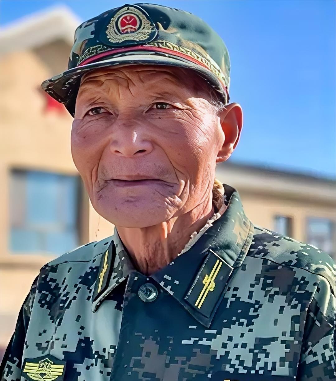 1964年，边防战士魏德友，回山东老家相亲，因为长相英俊，上门相亲的女孩排成长队