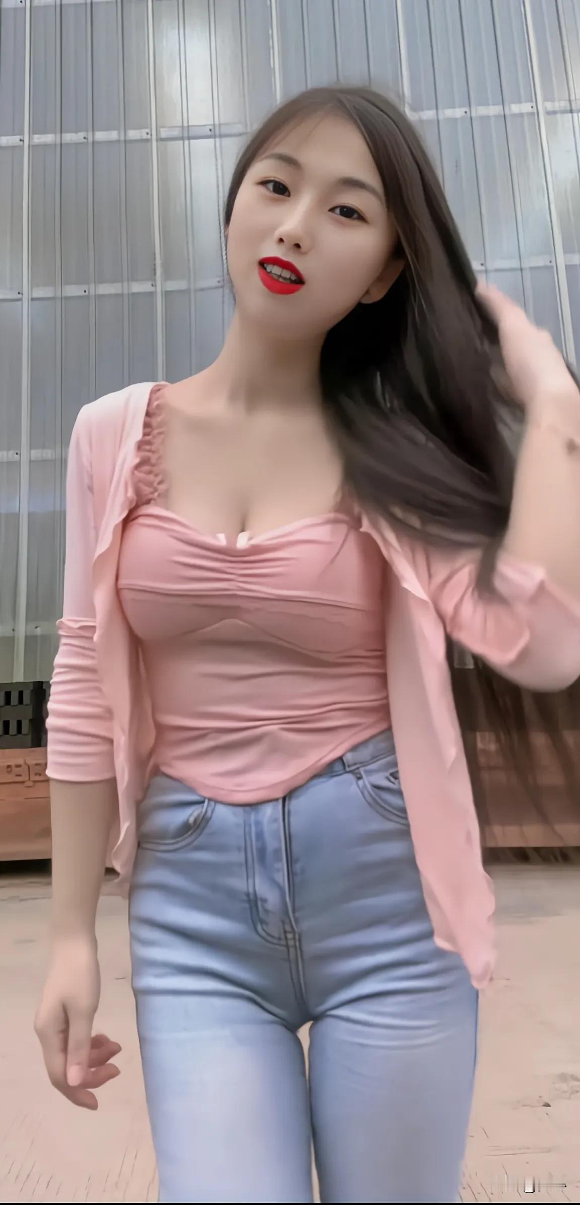 #这样的身材你喜欢吗？# #极品身材🚪#