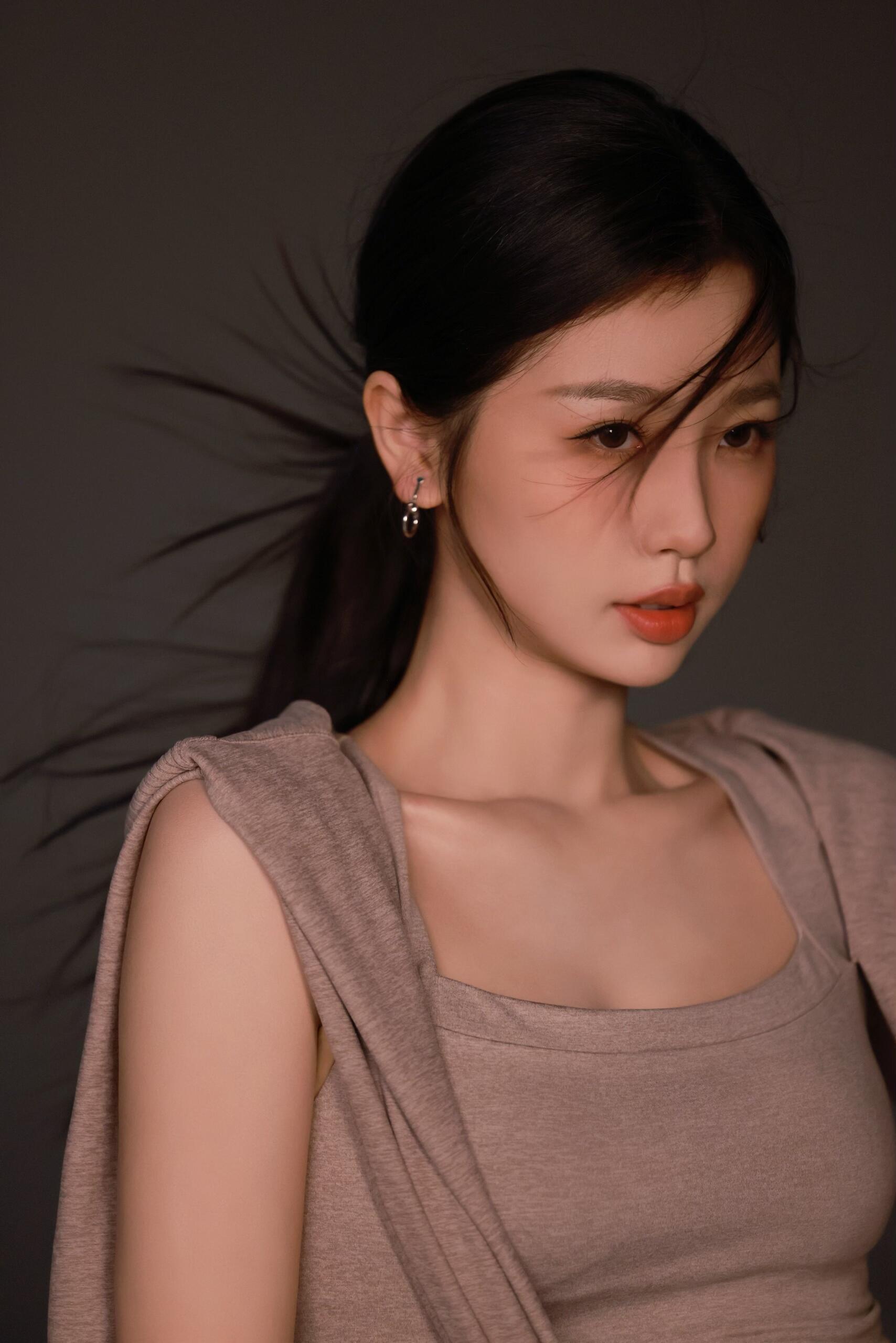 虞书欣工作室中秋营业照还是这么权威的一张脸！！！[流鼻血][流鼻血] 虞书欣祝中