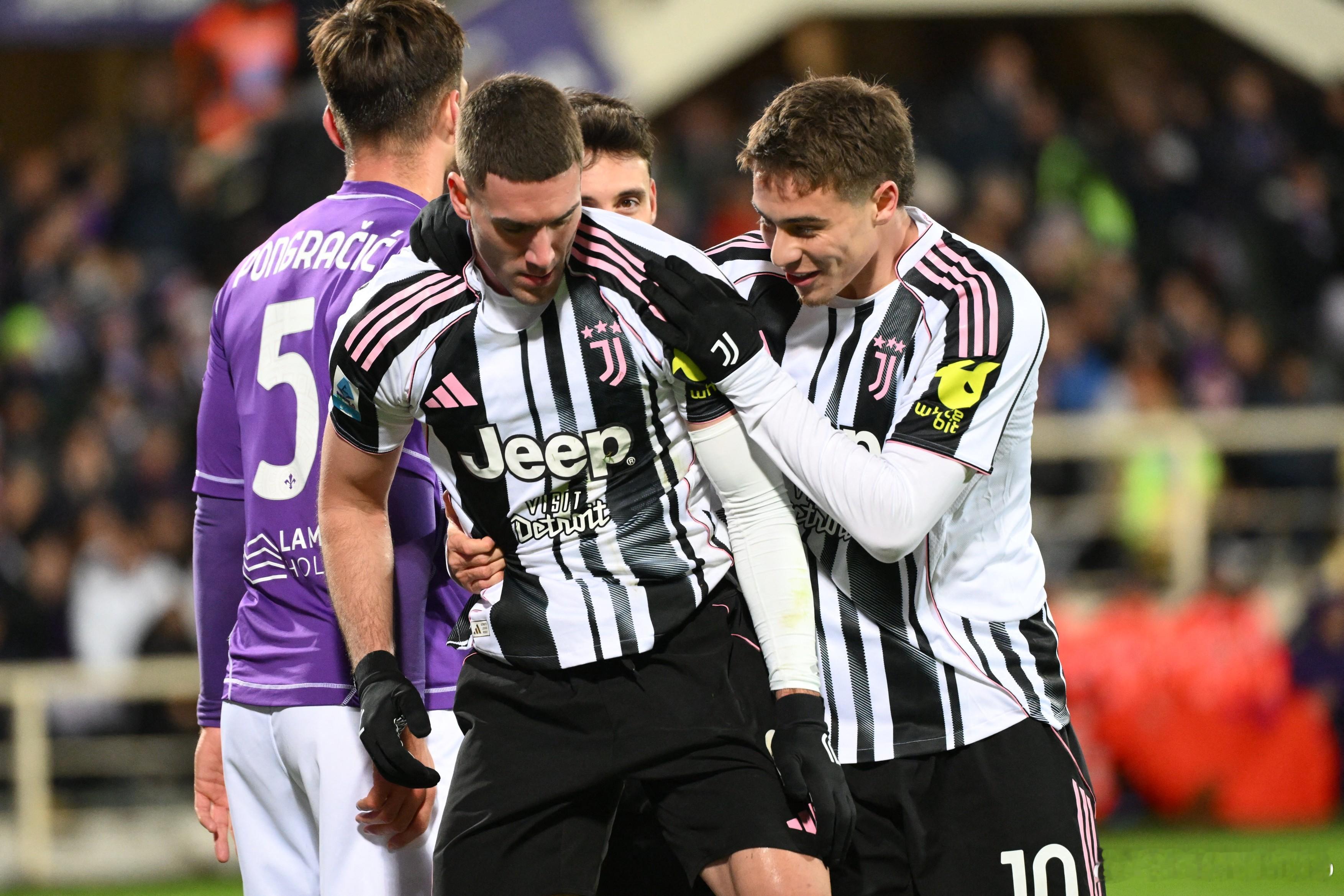 哈哈哈哈！下次还敢！官宣：佛罗伦萨俱乐部因其球迷对弗拉霍维奇进行种族歧视性的口号