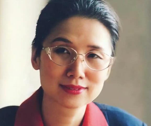 中科院教授杨佳，15岁考进郑州大学，19岁留校任教，24岁成为中科院最年轻的讲师