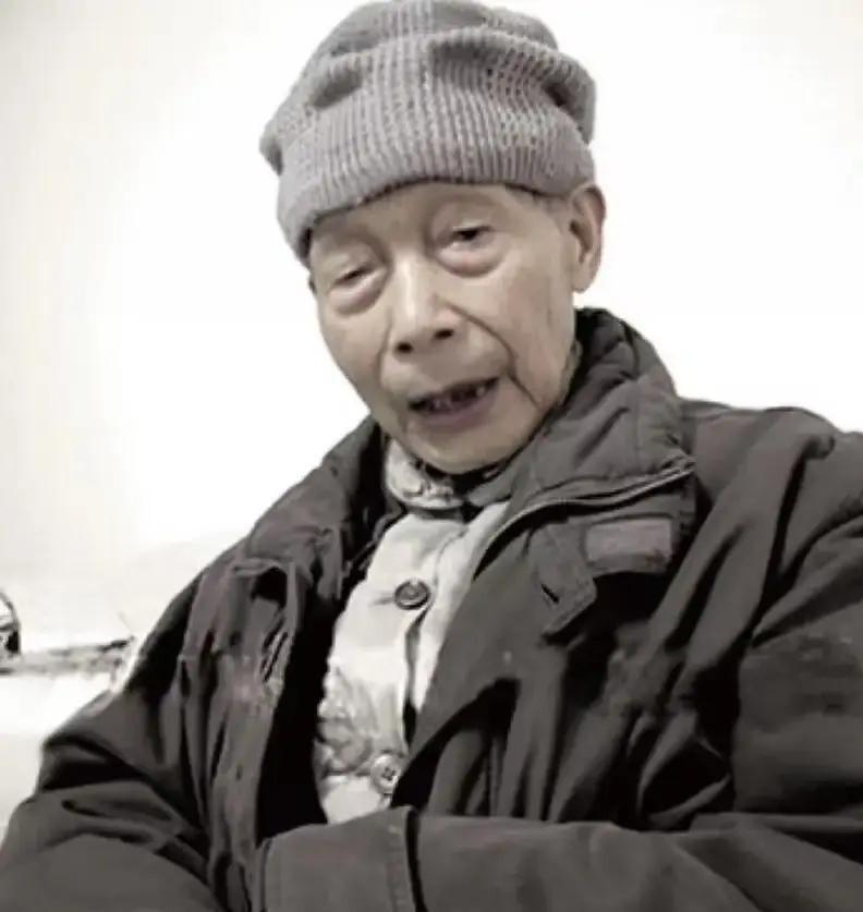 1949年，国民党少将郑蕴侠没有赶上最后一班飞机，被迫躲进贵州深山，躲了八九年都