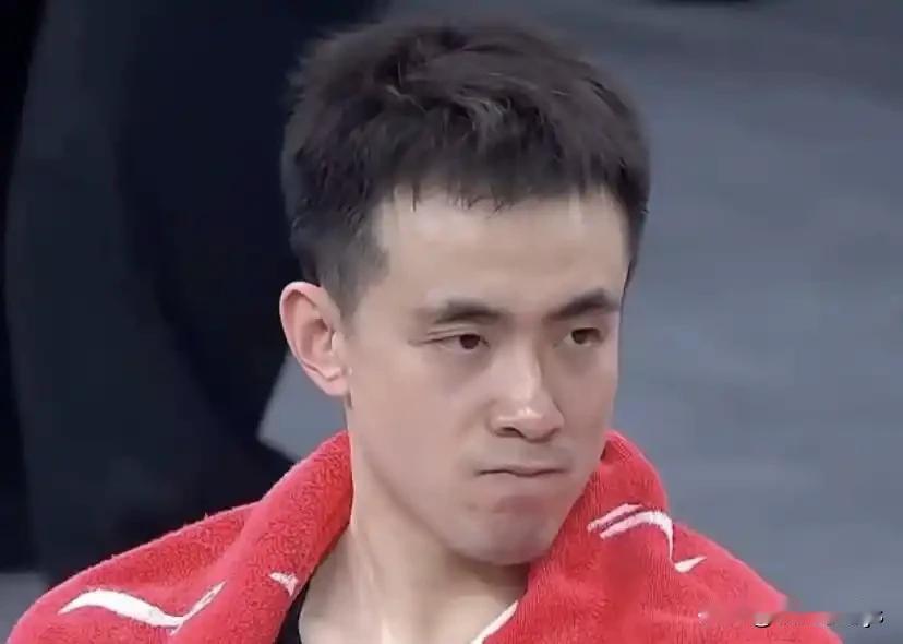 沪辽大战，上海残阵仍34分血洗辽篮。不是败给对手，是败给了自己。场上没拼劲、没血