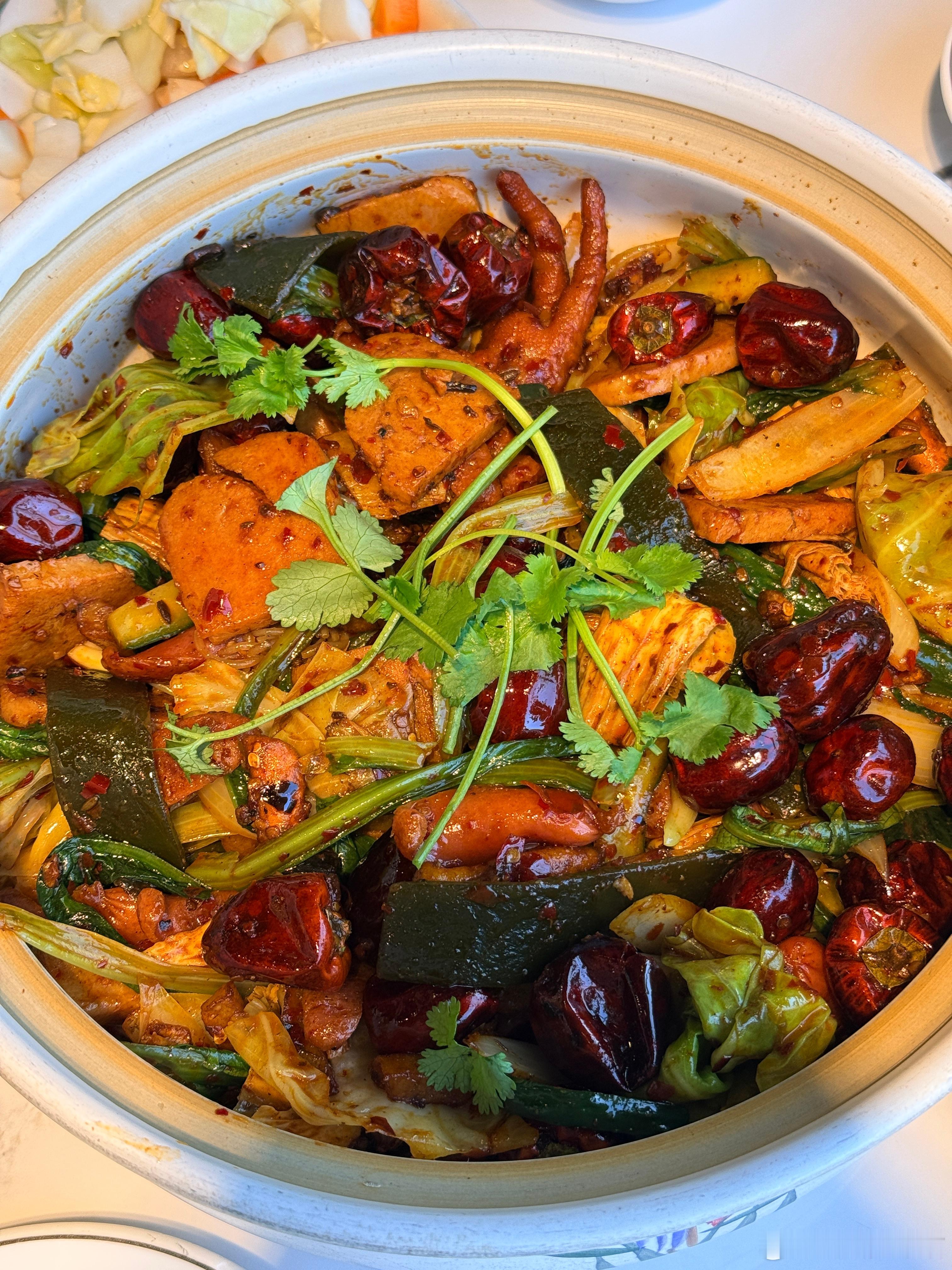 雅俗共赏今天和闺蜜酣畅淋漓的吃了一顿麻辣香锅减脂餐打卡