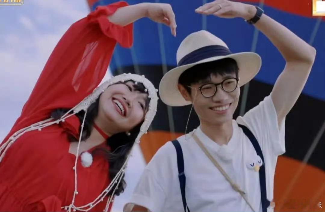 李行亮商演遭网友抵制他们两口子一开始演的就是剧本，连哄带欺让大家留下共情的泪水。