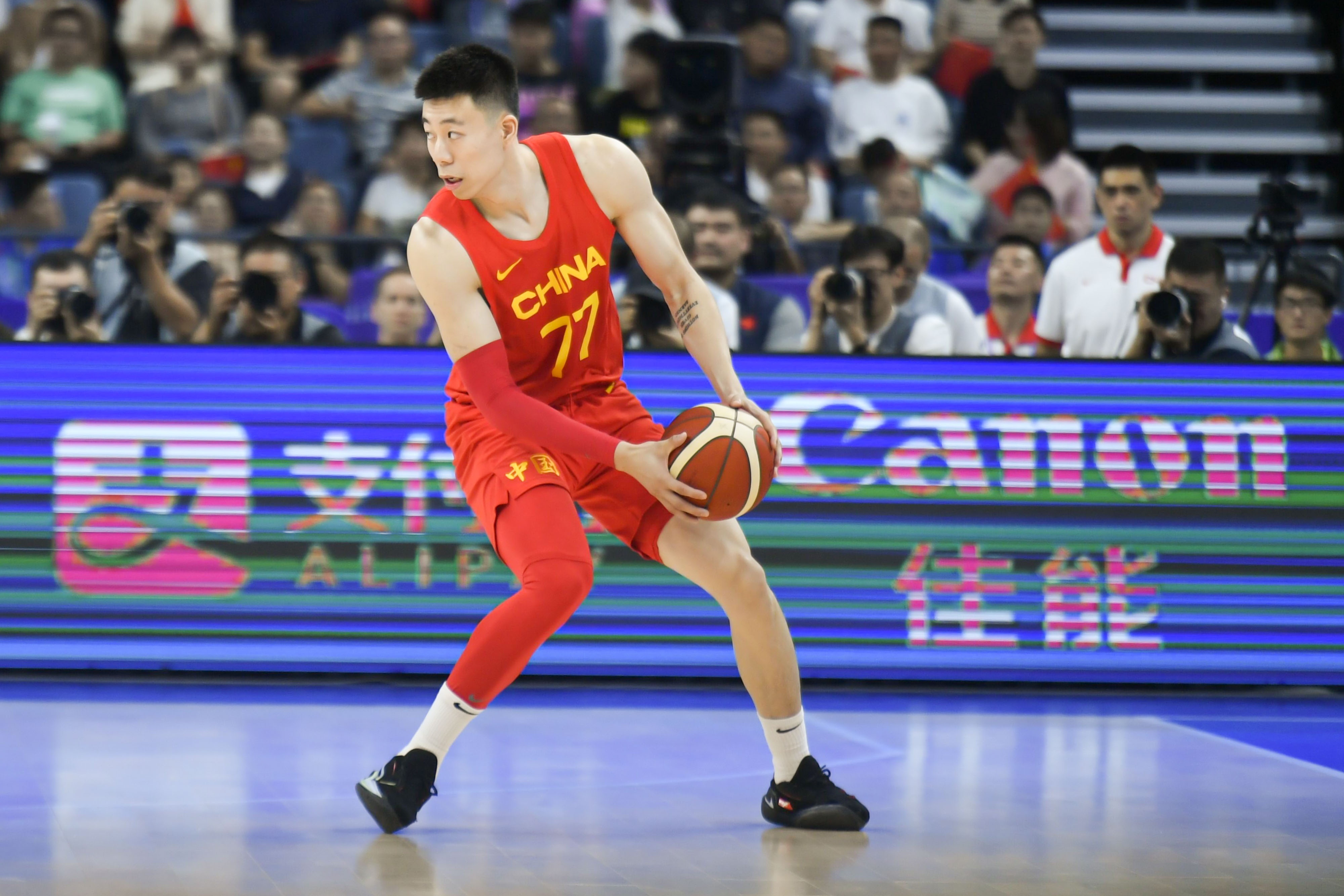 中国男篮客场不敌韩国男篮，连续两场输给对手。张镇麟登场全队最多的29分25秒，1