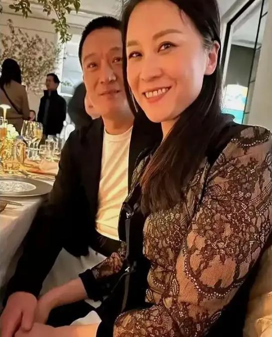 爱泼斯坦那份肮脏的名单终于彻底曝光了。

名单里全是欧美权贵，还藏着一个我们熟悉