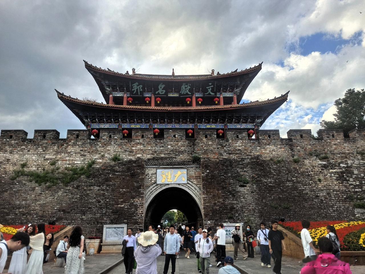 大理，古称南诏国、大理国，东南亚曾经的第一大古都。作为八到十二世纪地方王权的都城