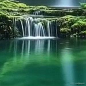 有山有水，这地方太美了，这小瀑布太漂亮了 