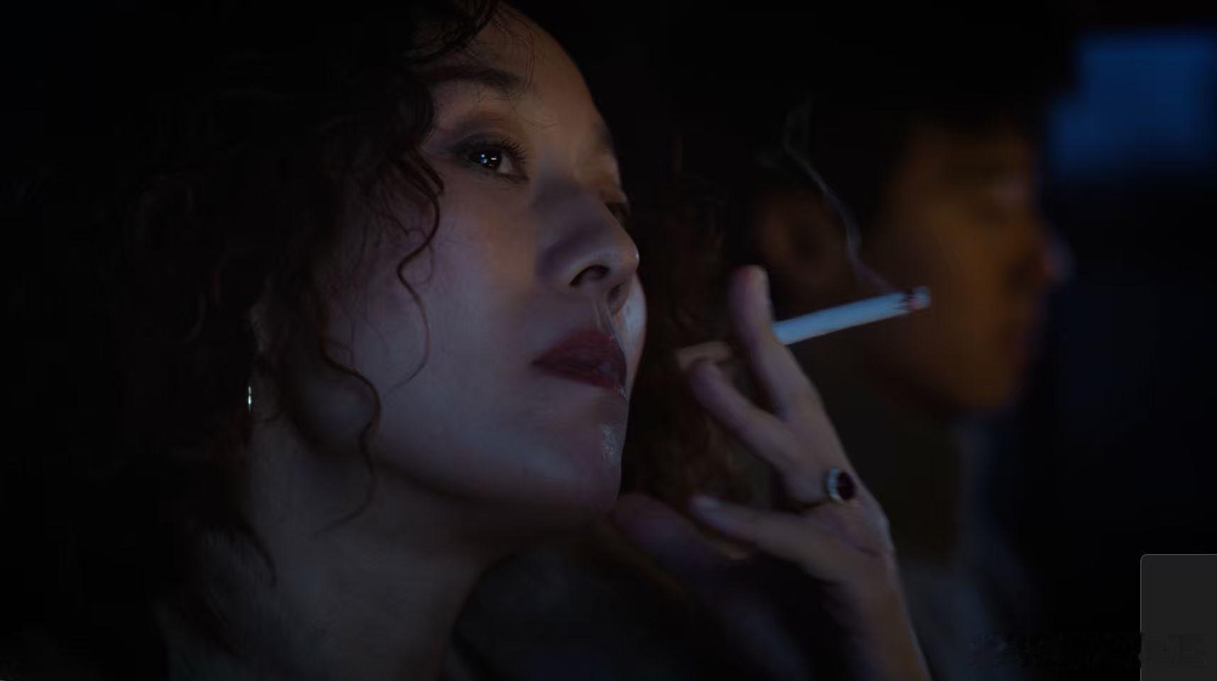 马伊琍新剧这出是要迷死谁 马伊琍的塑造能力真的强，泡面头一换，整个人气质就变了，