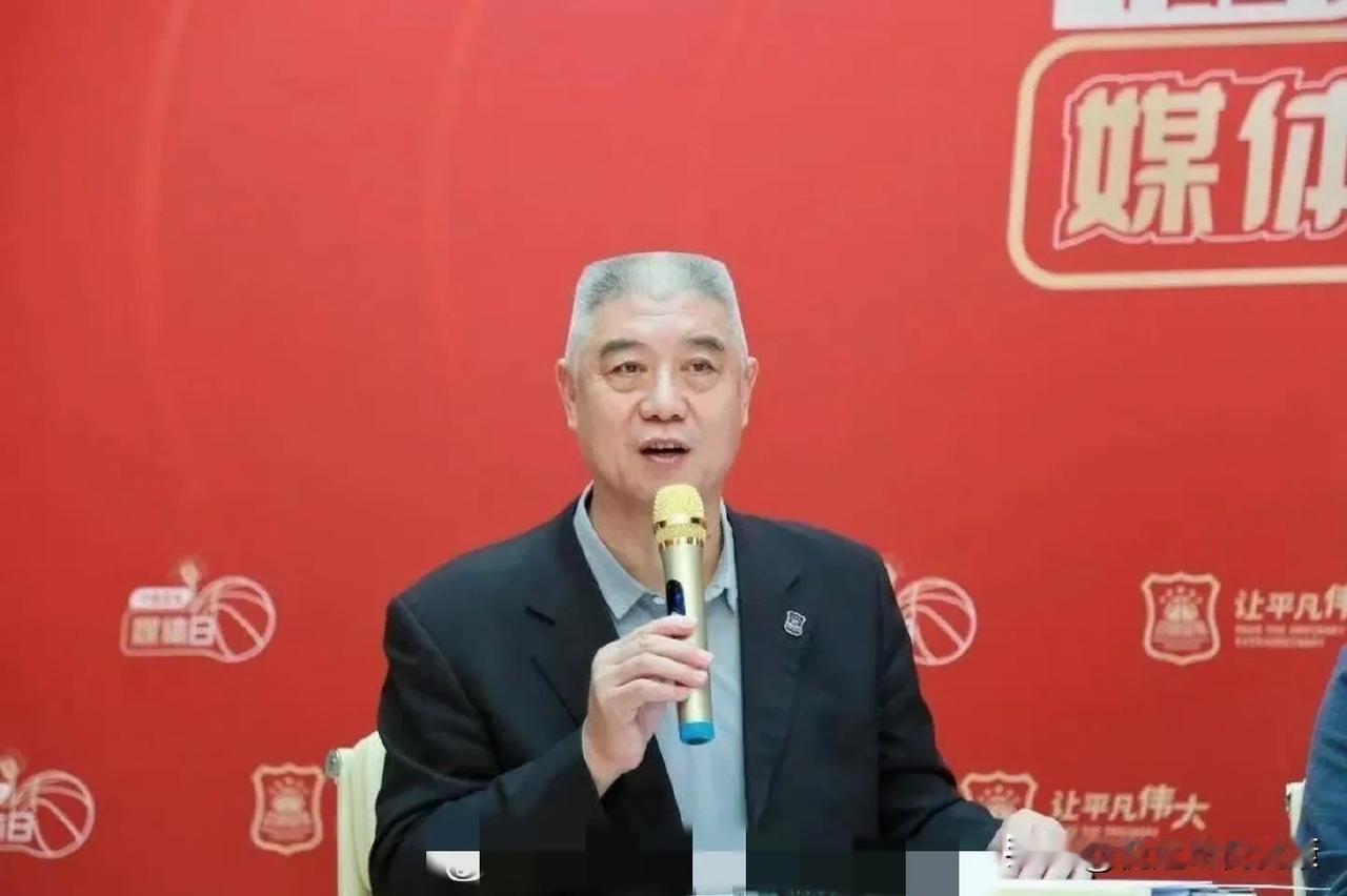 姚明离职，谣言！
 
近日，有关姚明卸任中国篮协主席的传言在篮球界引起轩然大波。
