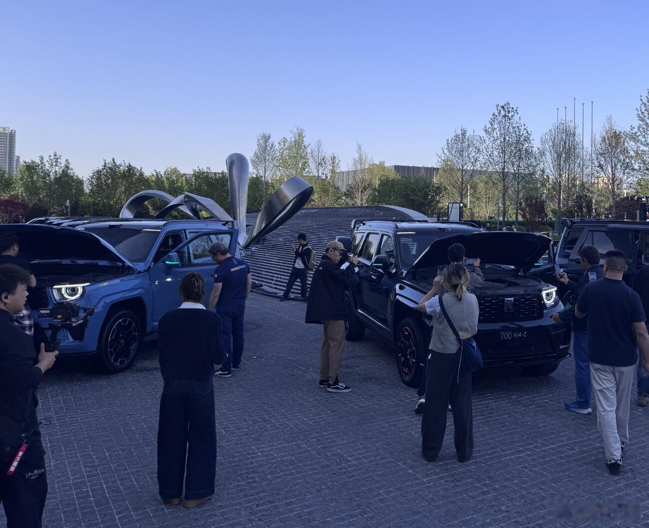 来到全新坦克700上市发布会现场了！看了看真车，这个新的车身色确实挺有调调的，叫