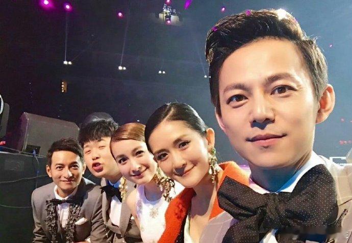 谢娜回应主持风格被骂 喜恶同因，有人会因为谢娜的活泼喜欢她，就会有人因为讨厌她的