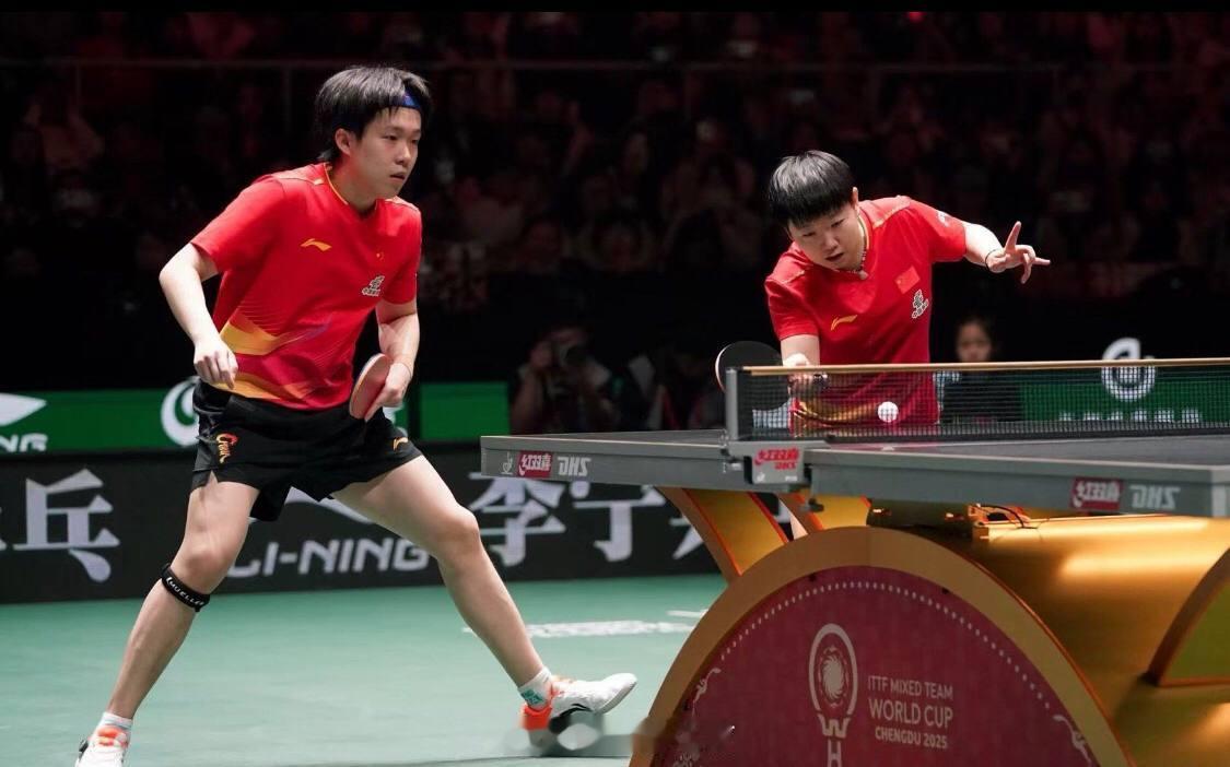 在近日进行的一场足球正式赛事中，日本队以8-2的悬殊比分击败中国香港队。这场比赛