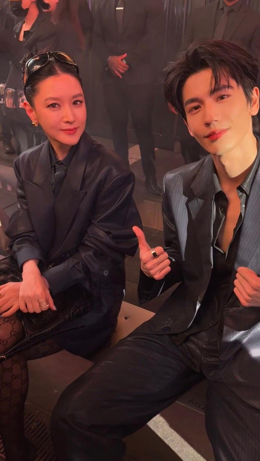 张凌赫李英爱握手打招呼张凌赫李英爱同框合照 帅美的两位 