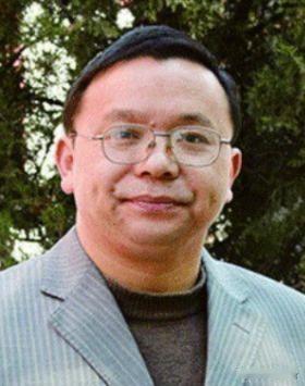 他叫彭帮怀，