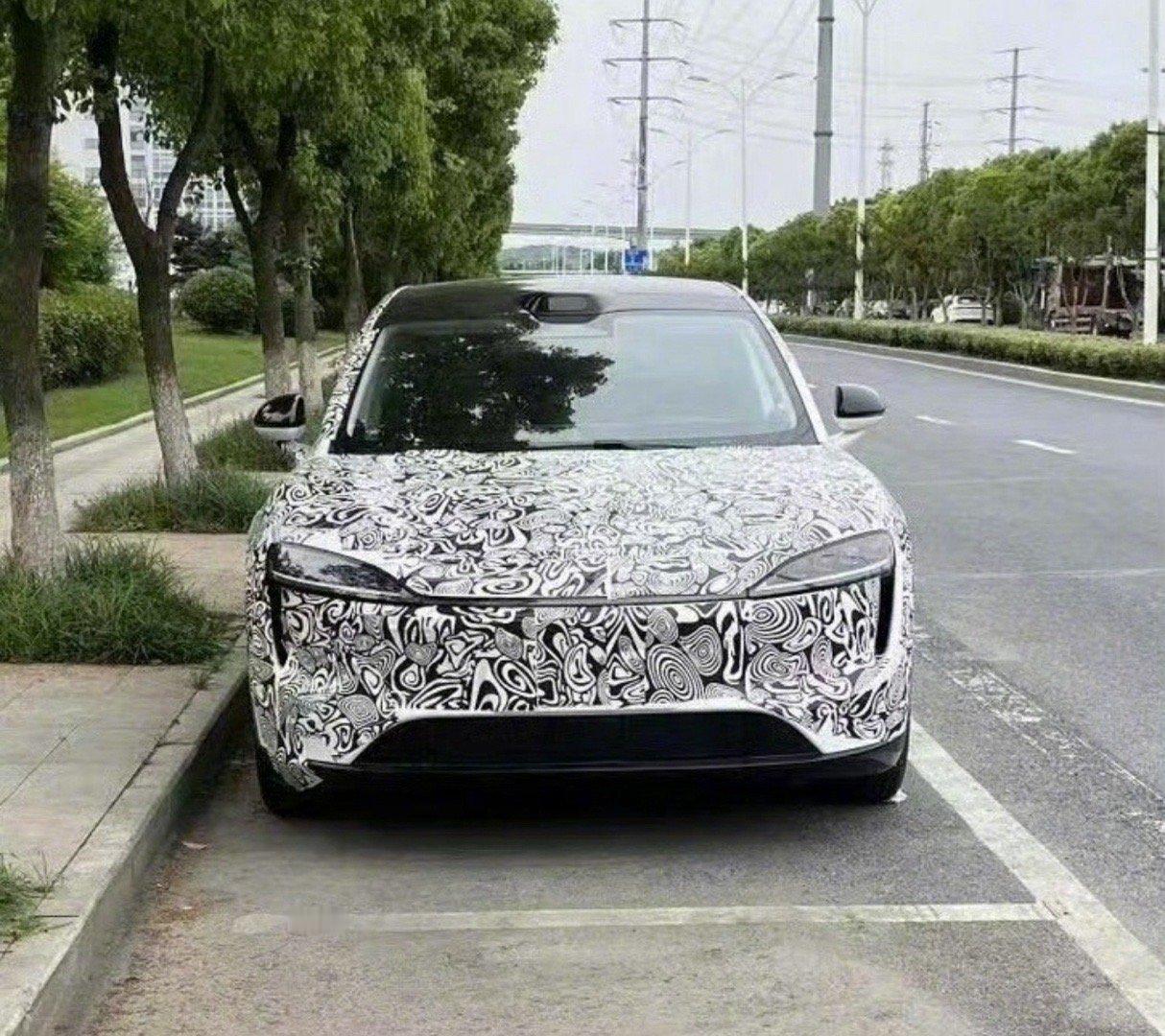 看到有朋友曝了智界的SUV，侧面看起来很像Model Y，结合智界S7的配置和外