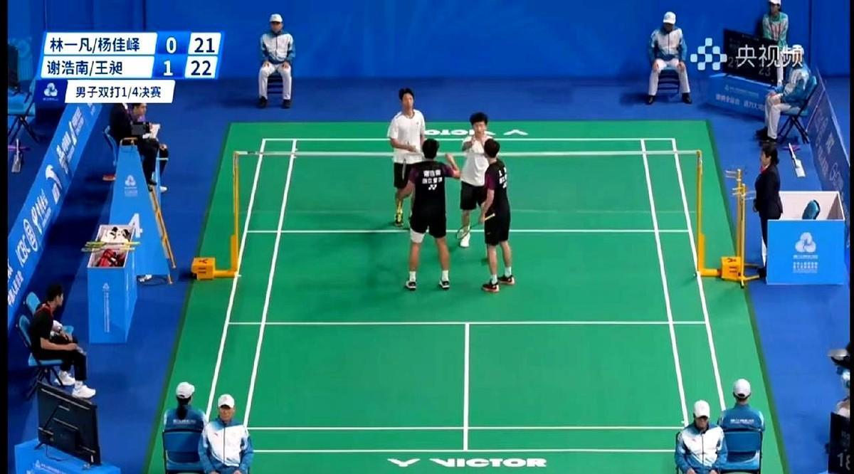 20:18到21:23，只差一口气。

福建小伙把胜利推出门外。

发球失误像递