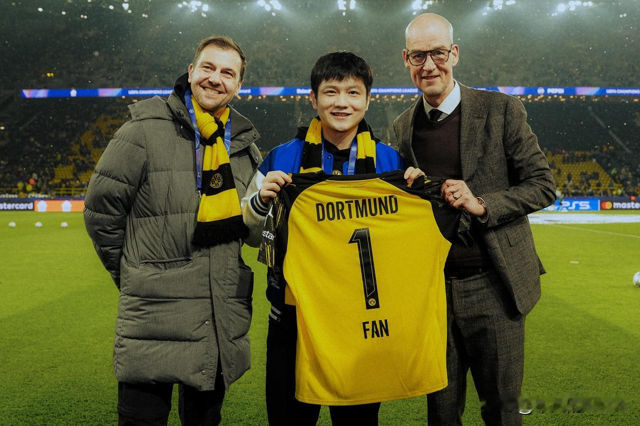 1月30日，多特蒙德足球俱乐部更新动态，并配文“疑似过年跟着家长认亲戚的先导片流