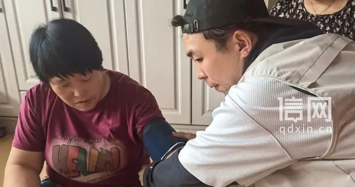 青岛即墨区敲门送暖守护桑榆晚 织密独居老人关爱保障网