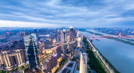 一、先说分数：2026年多少分能上？
我知道你最关心这个。直接说结论——2026