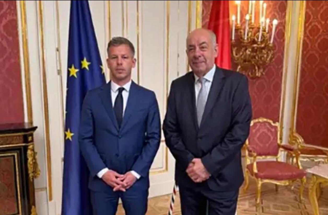 匈牙利政坛“大地震”：胜选三天后，候任总理当面“逼宫”总统

当地时间4月15日